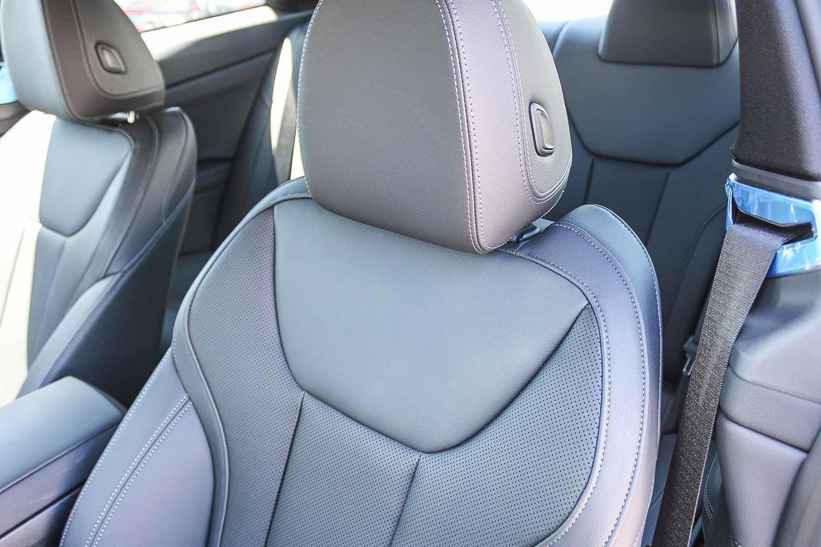 2025 BMW 4 Series 430i - Photo 25