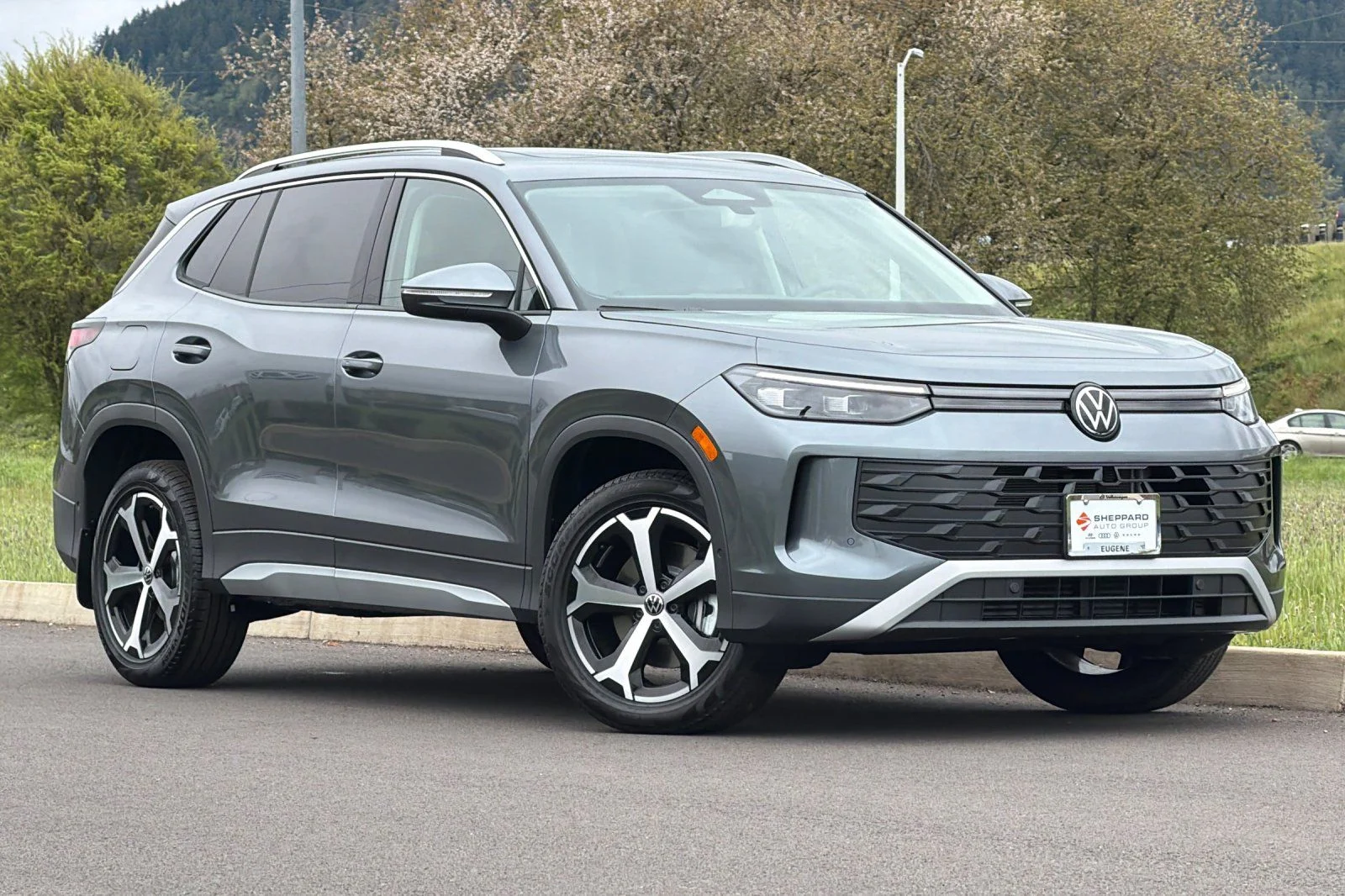 2026 Volkswagen Tiguan 2.0T SE 4Motion's photo