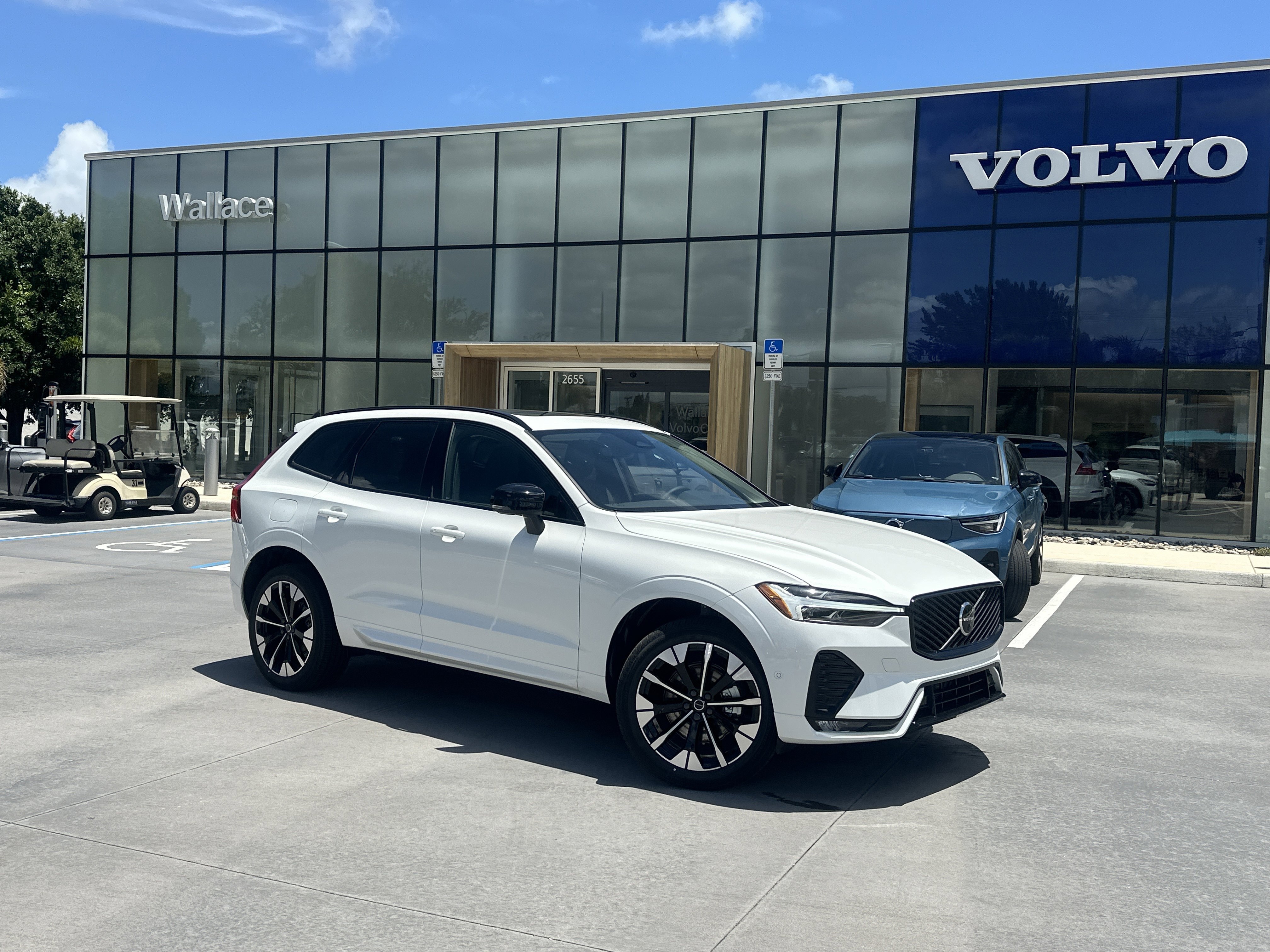 2026 Volvo XC60 B5 Plus Dark AWD's photo