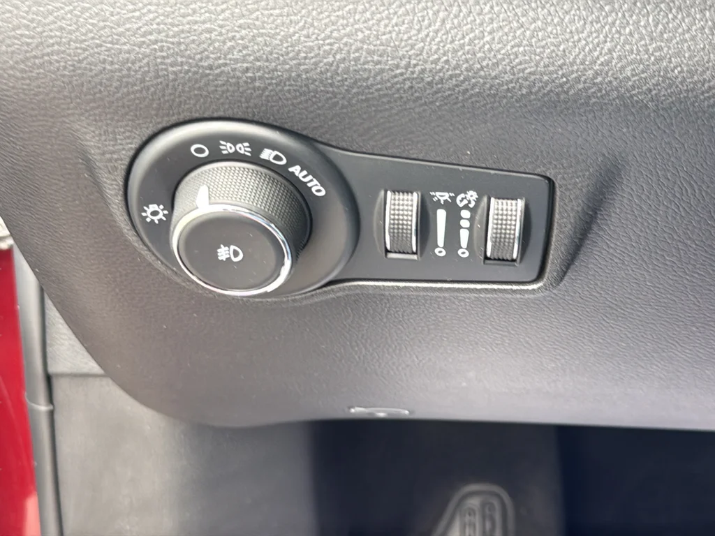 Used 2022 Red Jeep Limited image 26