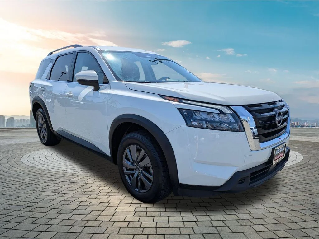 Certified Used 2024 Glacier White Nissan SV image 2