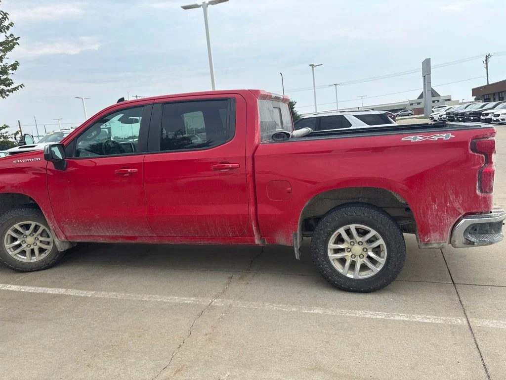 Used 2019 Red Chevrolet LT image 7