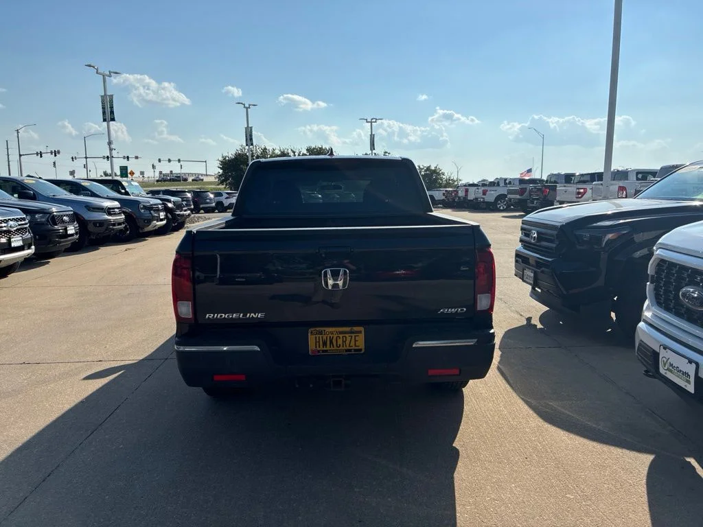 Used 2017  Honda Sport image 5