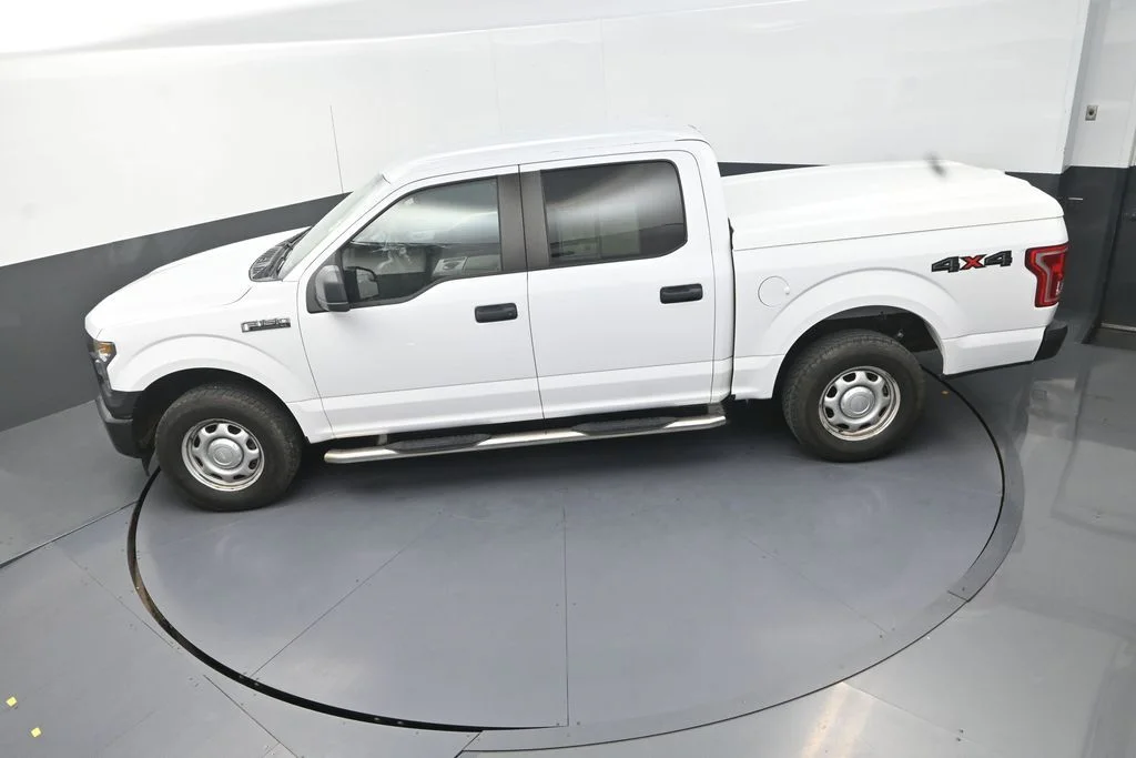 Used 2017 White Ford XL image 16