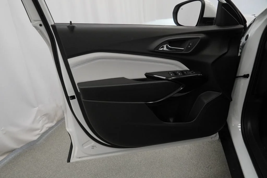 New 2026 Summit White Chevrolet LT image 23