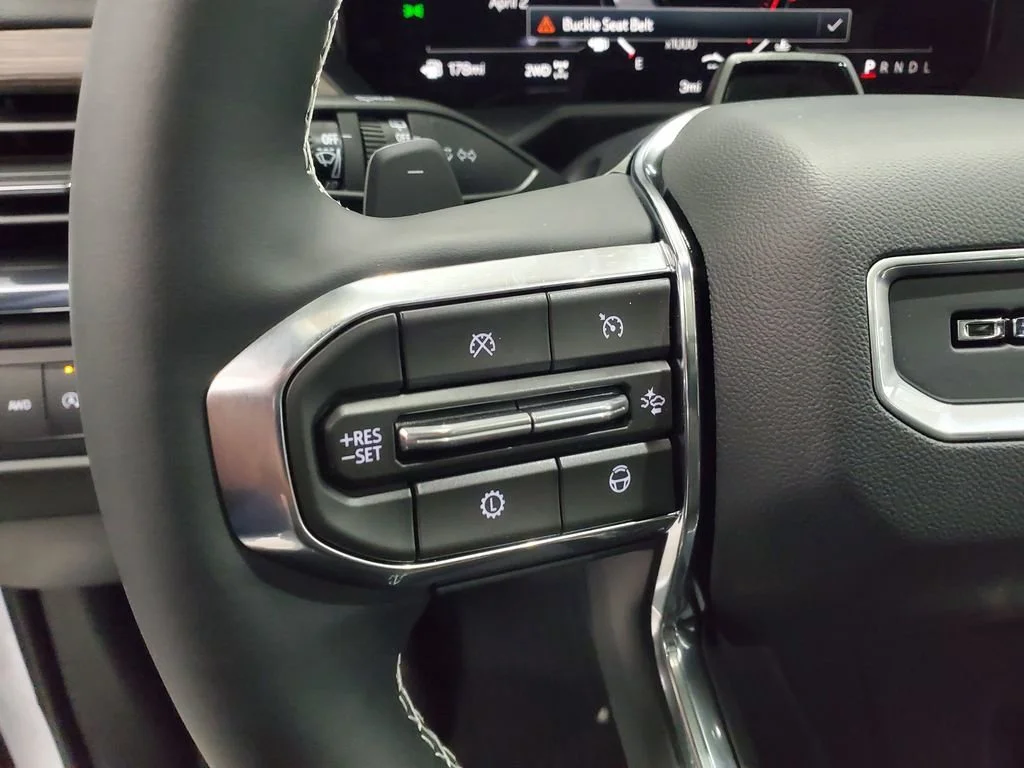2026 GMC Acadia Denali - Photo 17
