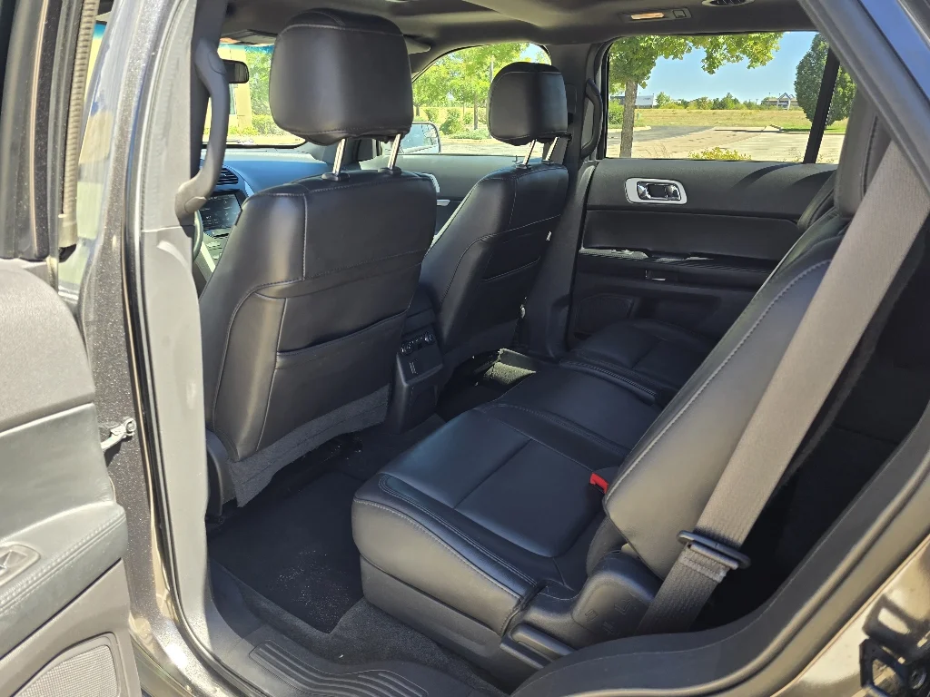 Used 2015 Magnetic Metallic Ford XLT image 14