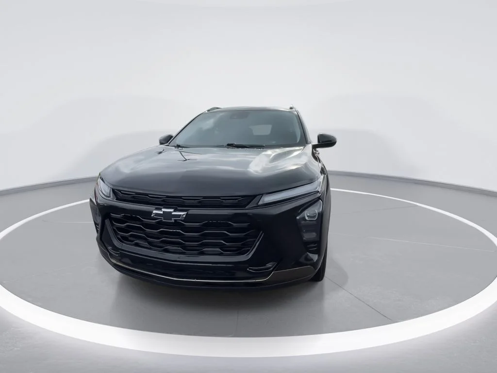 Used 2025 Black Chevrolet ACTIV image 3
