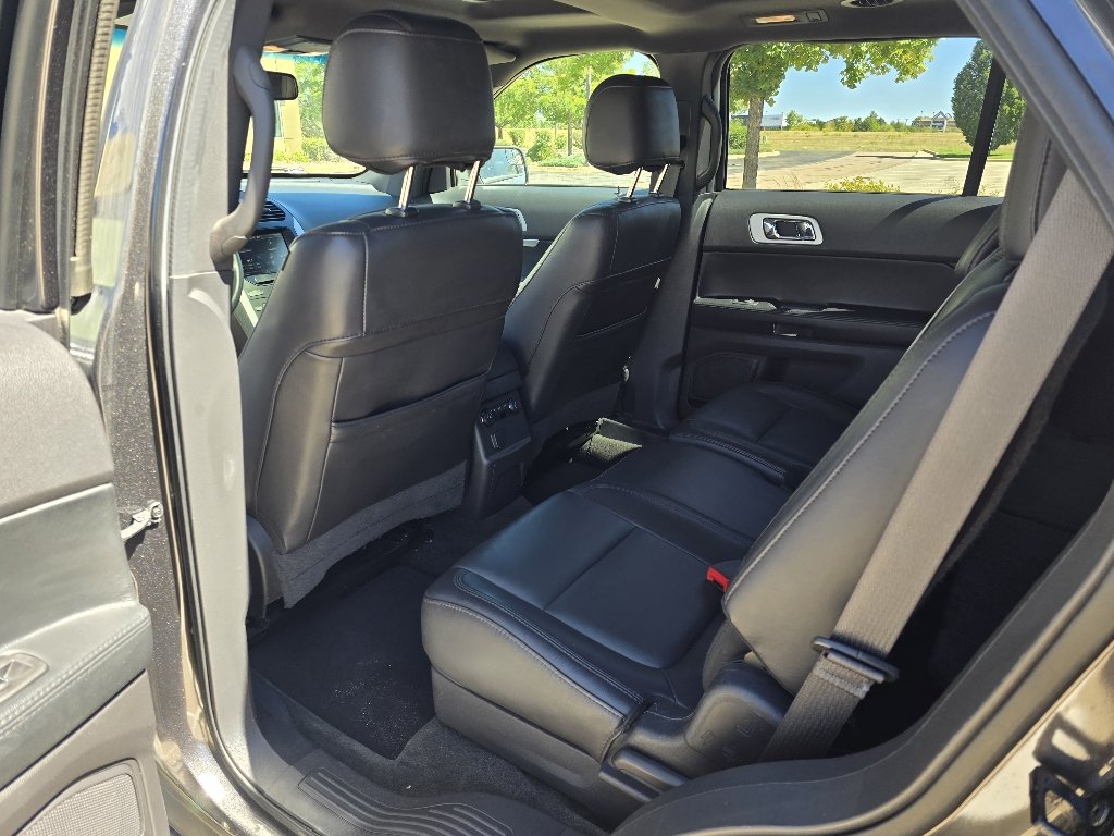 Used 2015 Magnetic Metallic Ford XLT image 14
