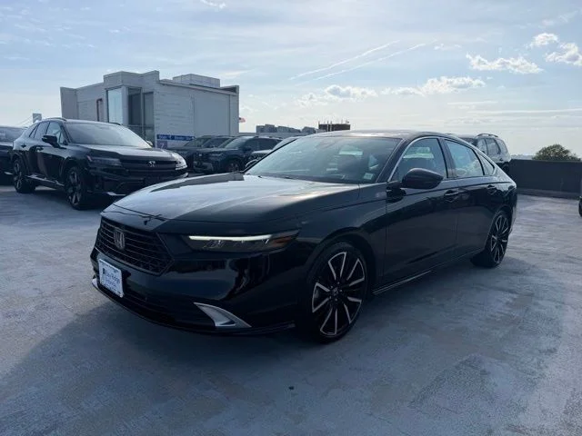 Used 2025 Black Honda Touring image 3