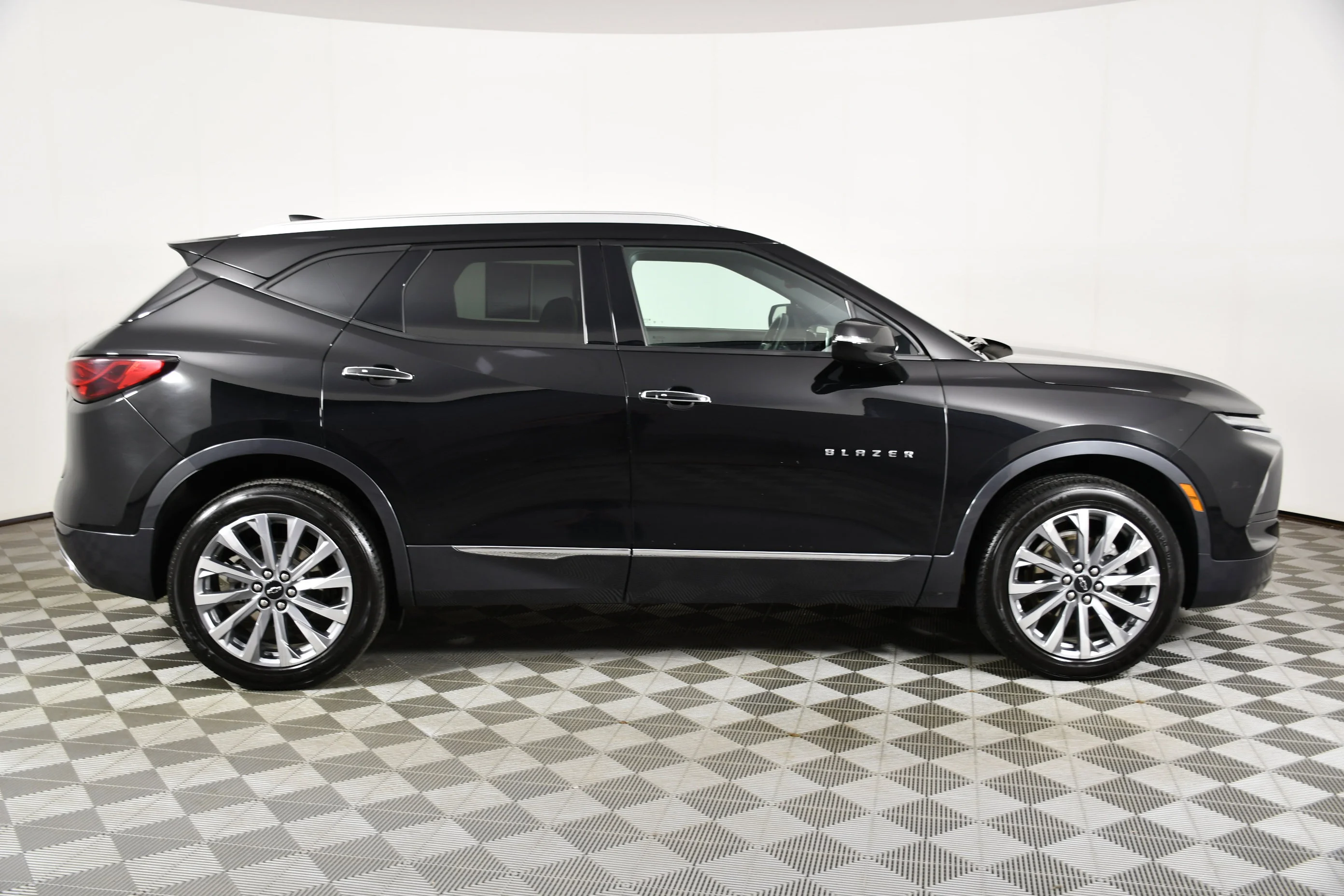 Used 2024 Black Chevrolet Premier image 5