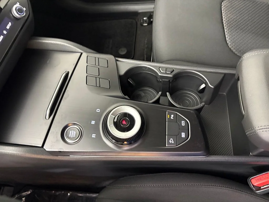 New 2027 Gravity Gray Kia LX image 31