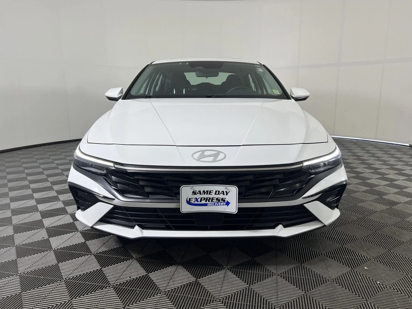 Used 2024 Serenity White Hyundai SEL image 31