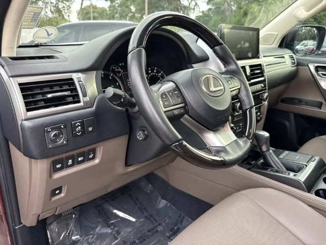 Used 2022  Lexus 460 image 25