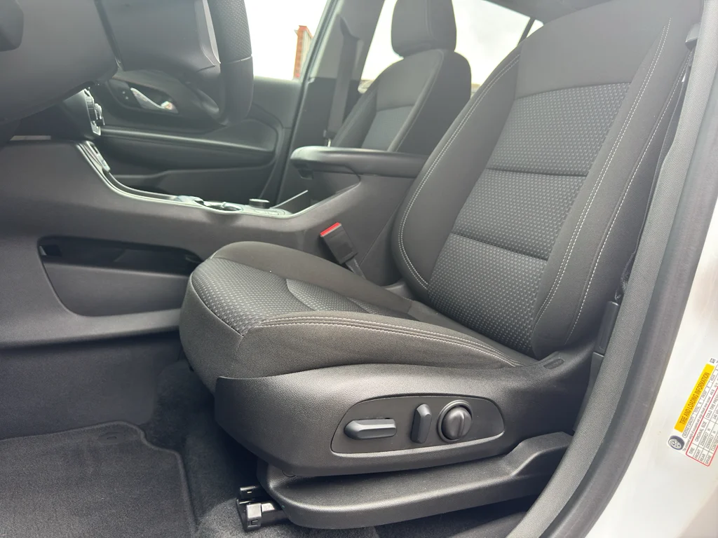 Used 2022 Summit White GMC SLE image 20