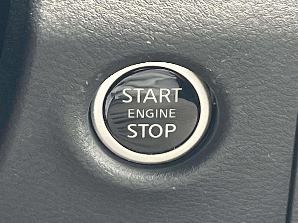 Used 2025 Green Nissan PRO-4X image 26