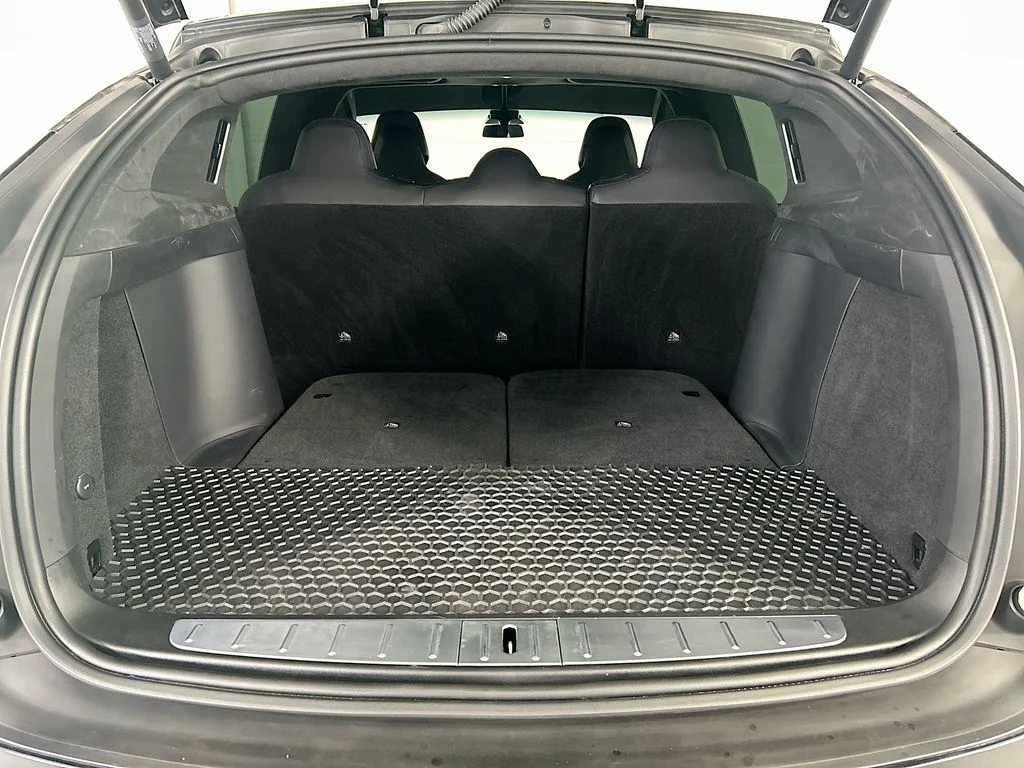 Used 2018 Black Tesla P100D image 27
