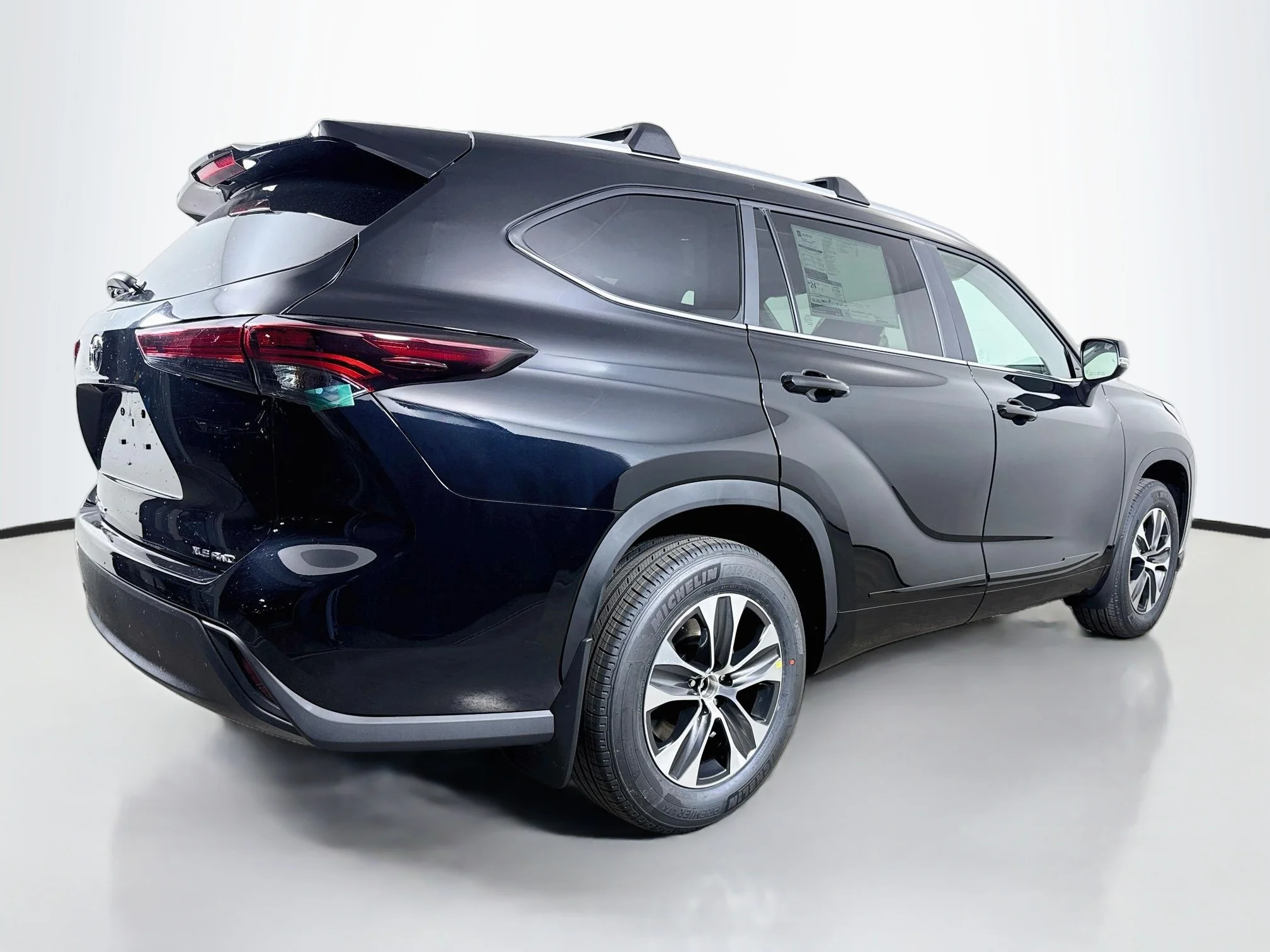 New 2026 Midnight Black Metallic Toyota XLE image 6
