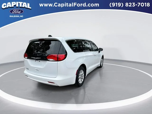 Used 2023 White Chrysler LX image 8