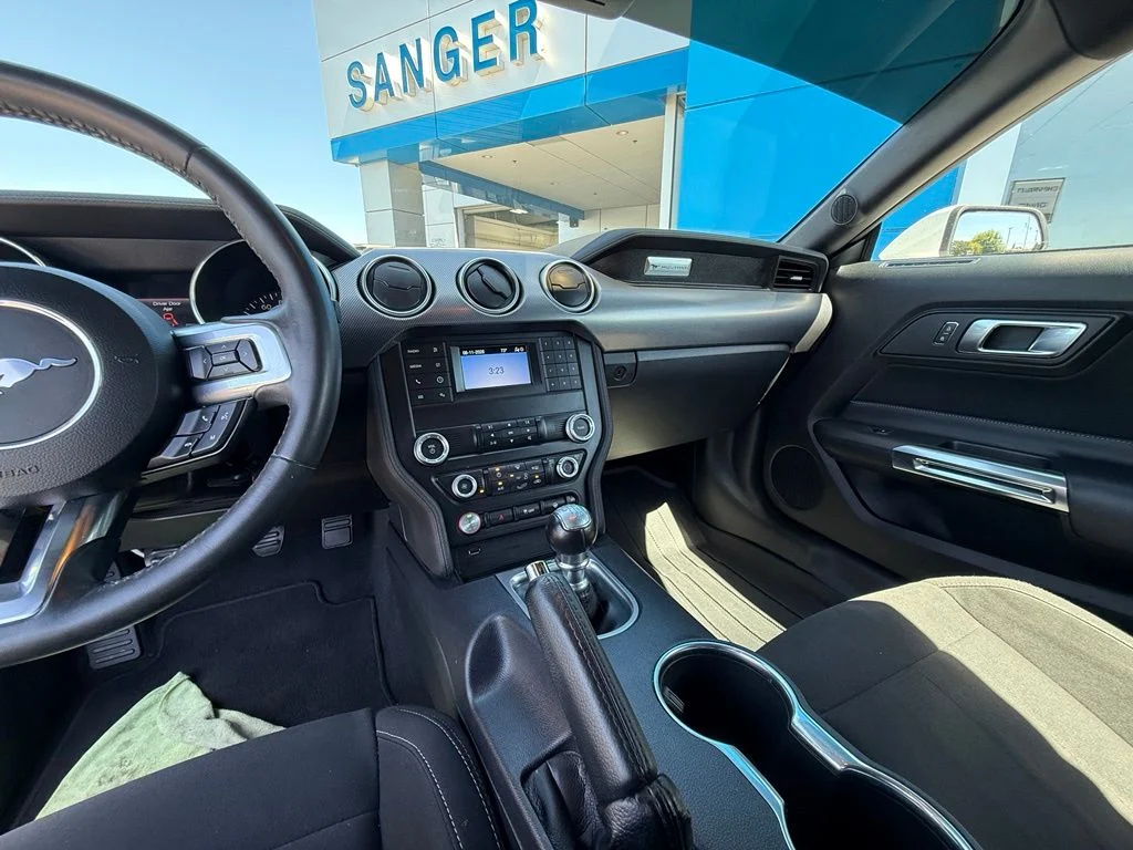 Used 2022 White Ford GT image 22