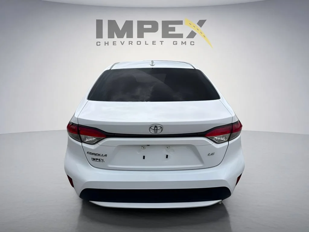 Used 2022 White Toyota LE image 4