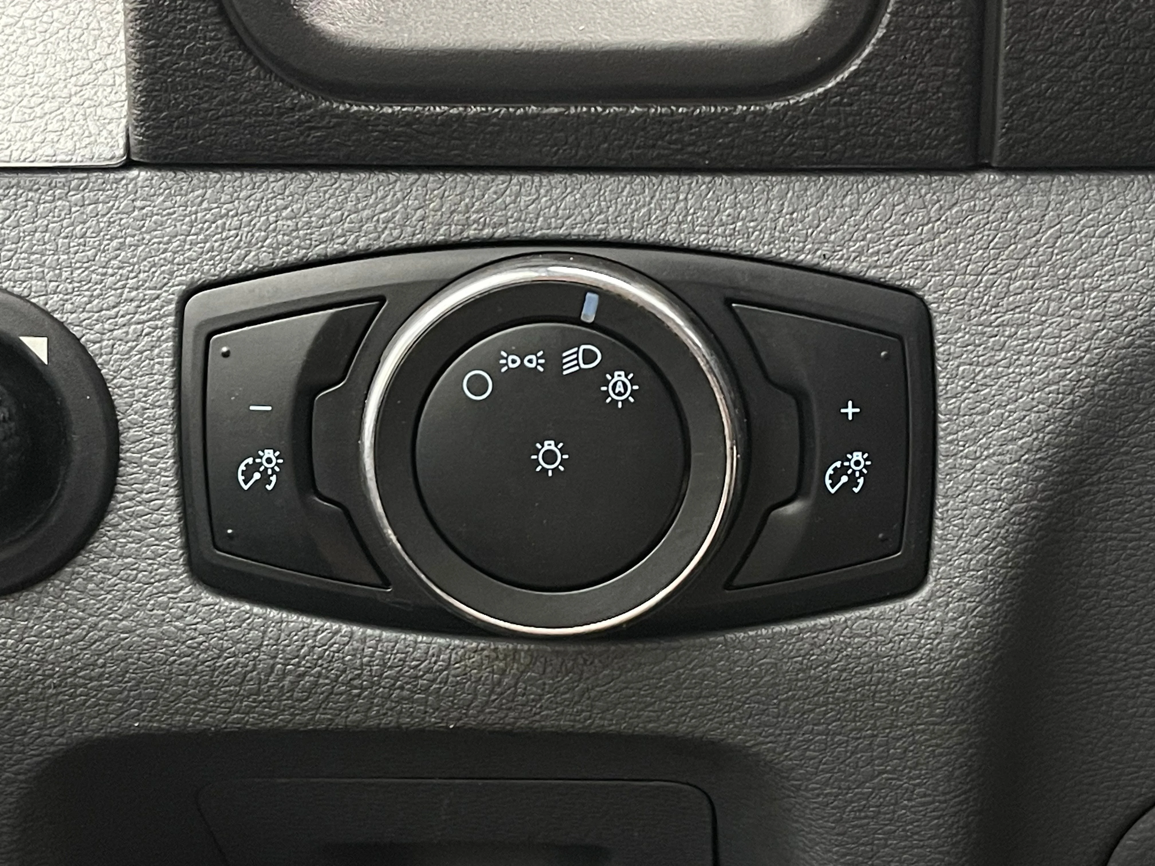 Used 2017 Oxford White Ford XLT image 21
