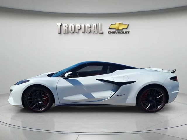 New 2025 Arctic White Chevrolet 3LZ image 2