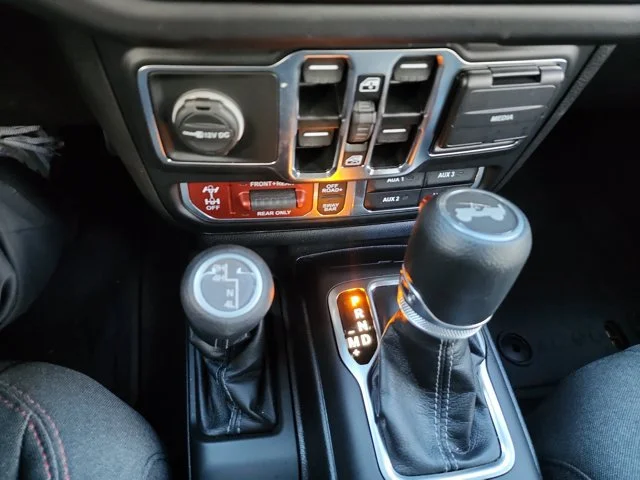 Used 2024 White Jeep Rubicon image 13