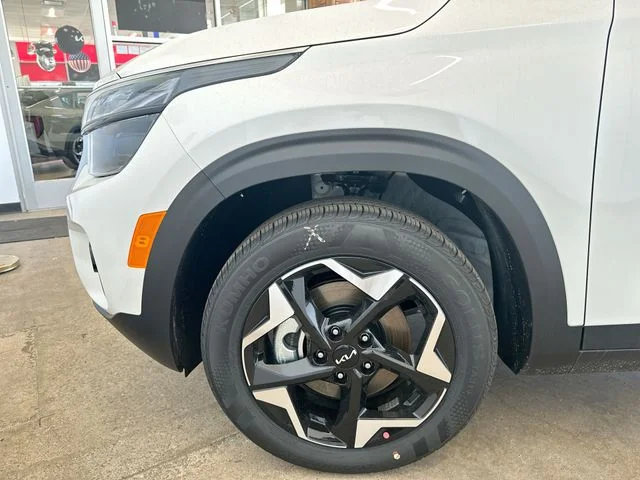 New 2026 Snow White Pearl Kia S image 20
