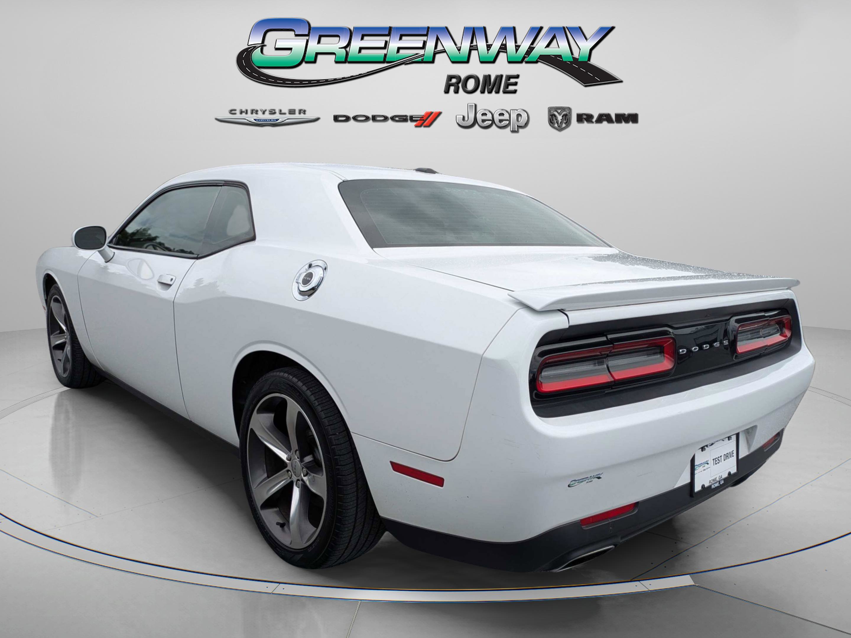 Used 2015 Bright White Clearcoat Dodge SXT image 6