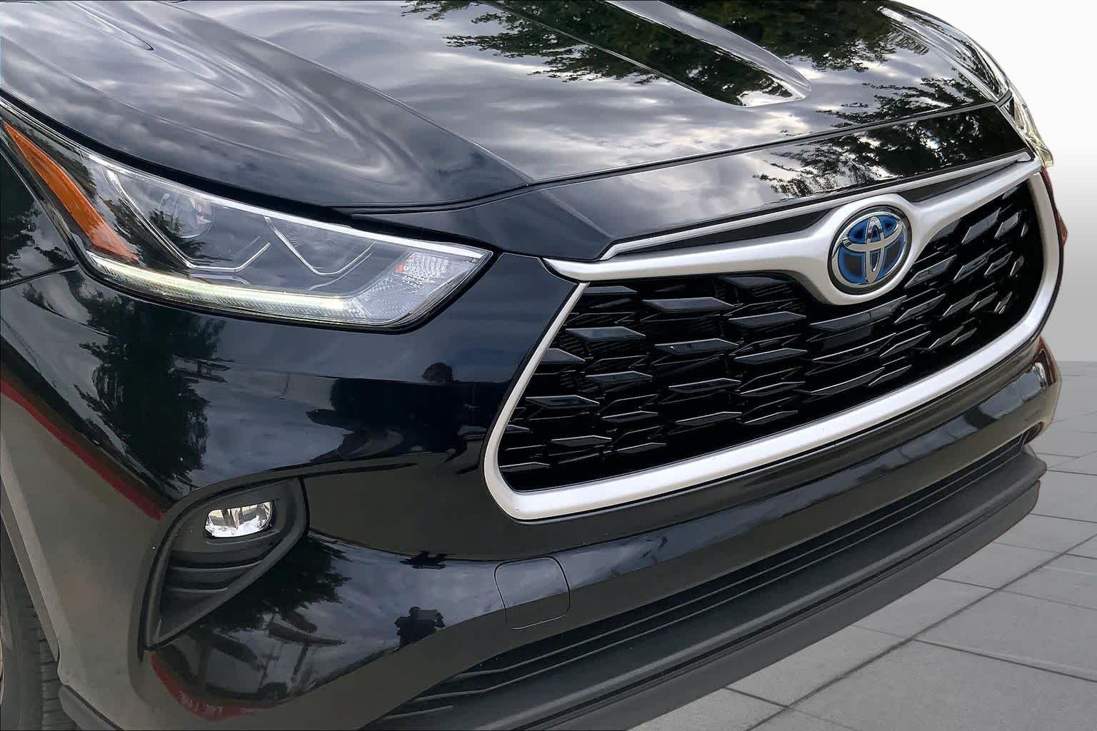 Used 2023 Midnight Black Metallic Toyota Hybrid Bronze Edition image 32