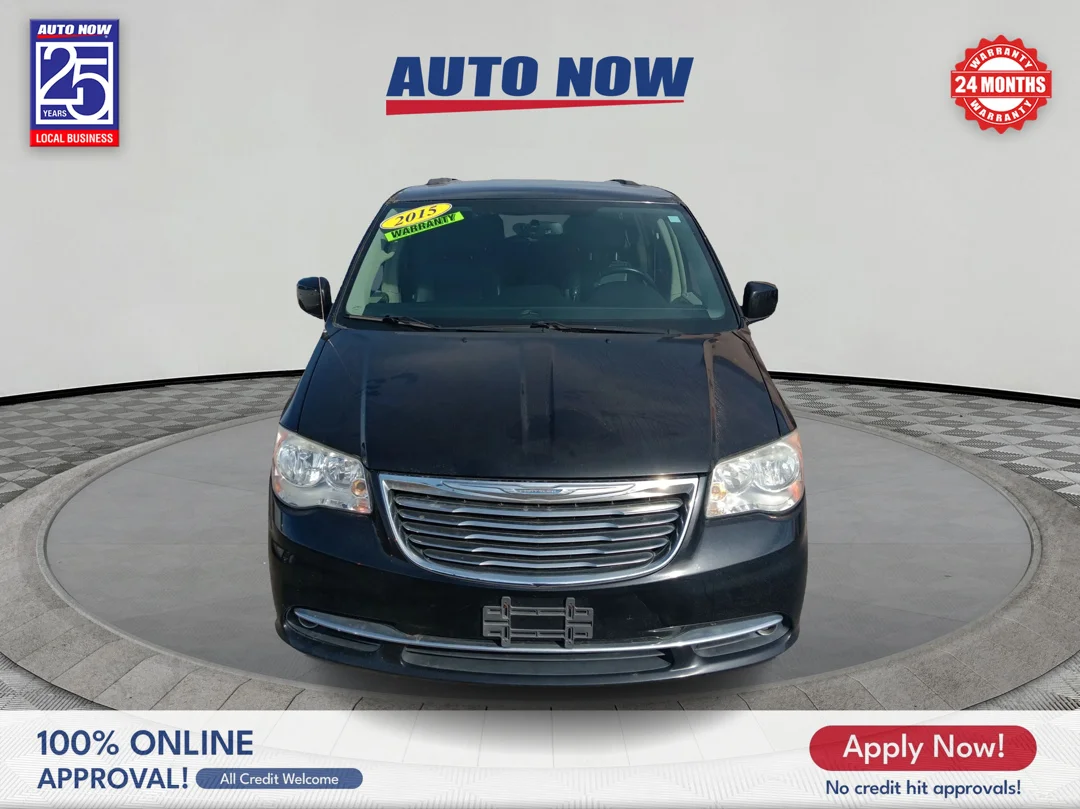 2015 Chrysler Town & Country Touring's photo