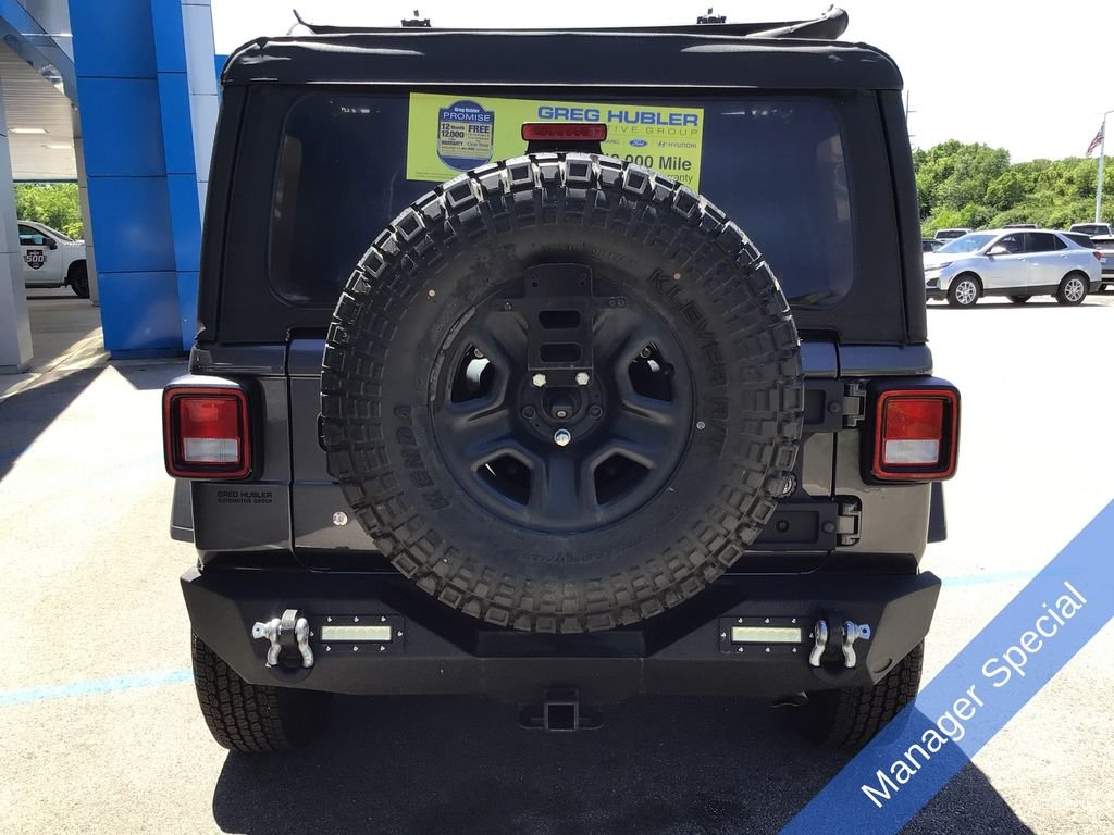 Used 2019 Gray Jeep Unlimited Sport image 9