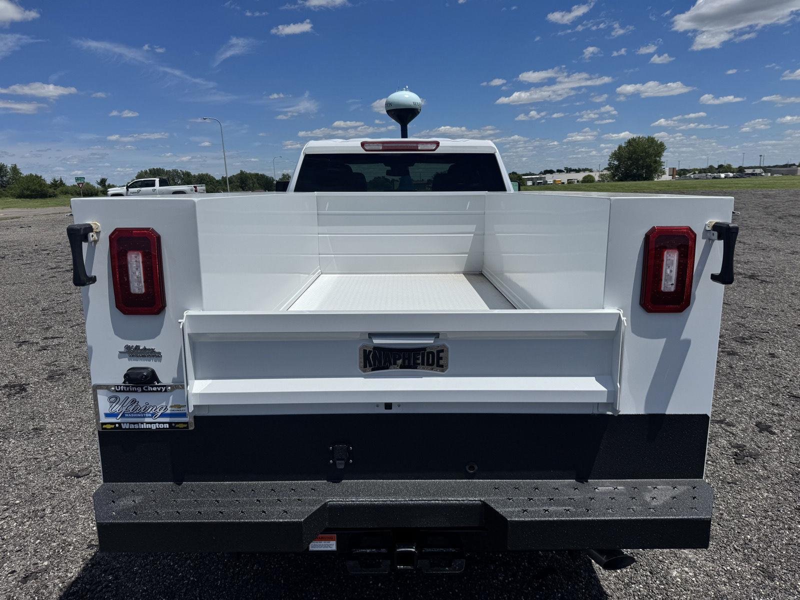 New 2026 Summit White Chevrolet WT image 4