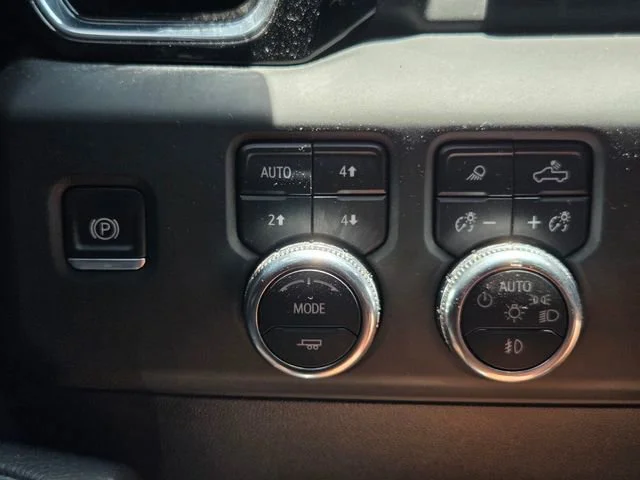 Used 2024 Onyx Black GMC Denali image 20