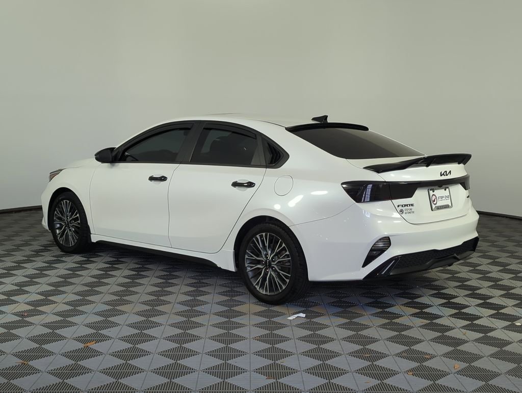 Used 2023 White Kia GT-Line image 5