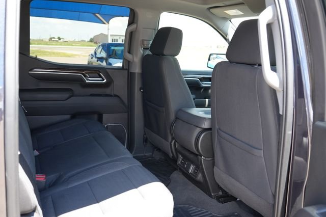 Used 2022 Silver GMC Elevation image 25