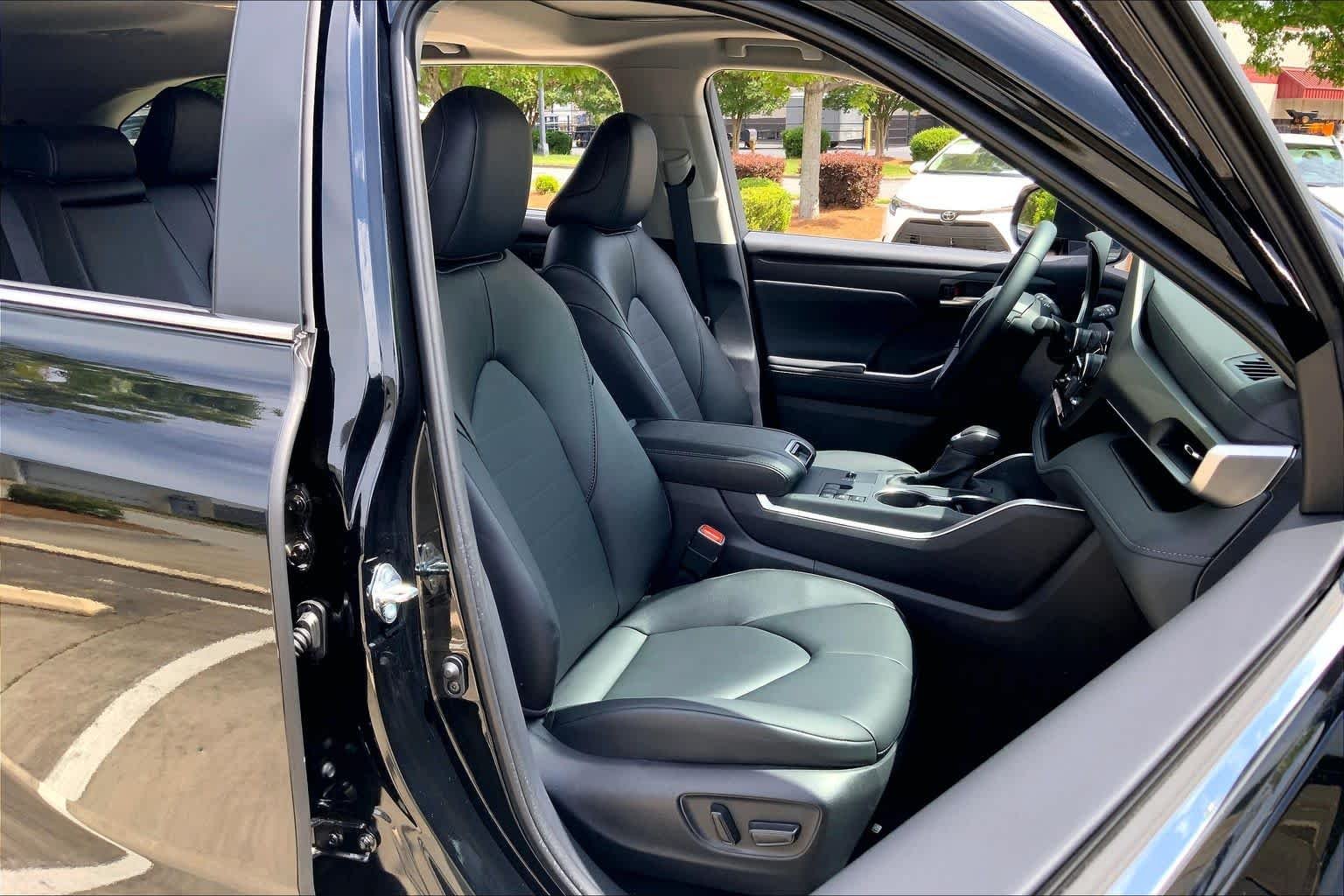 2026 Toyota Highlander XLE - Photo 9