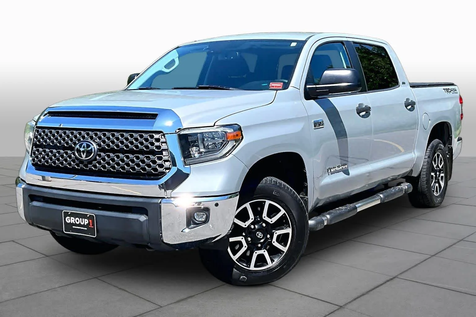 Used 2018 Cement Toyota SR5 image 2