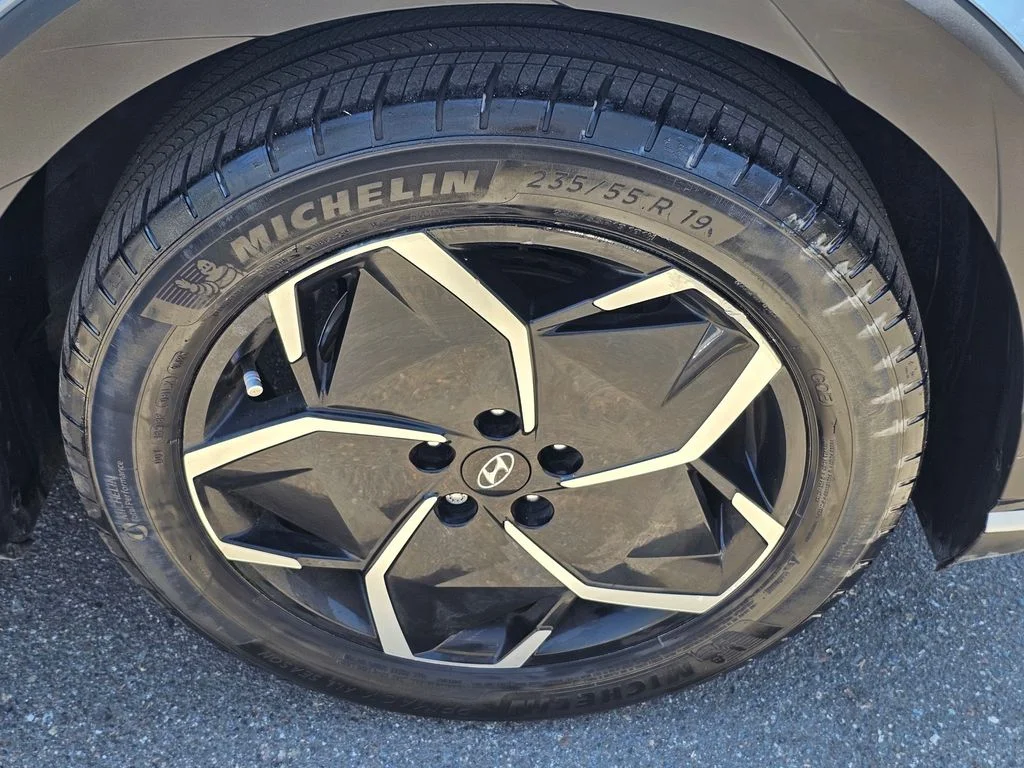 Used 2024 Blue Hyundai SEL image 9
