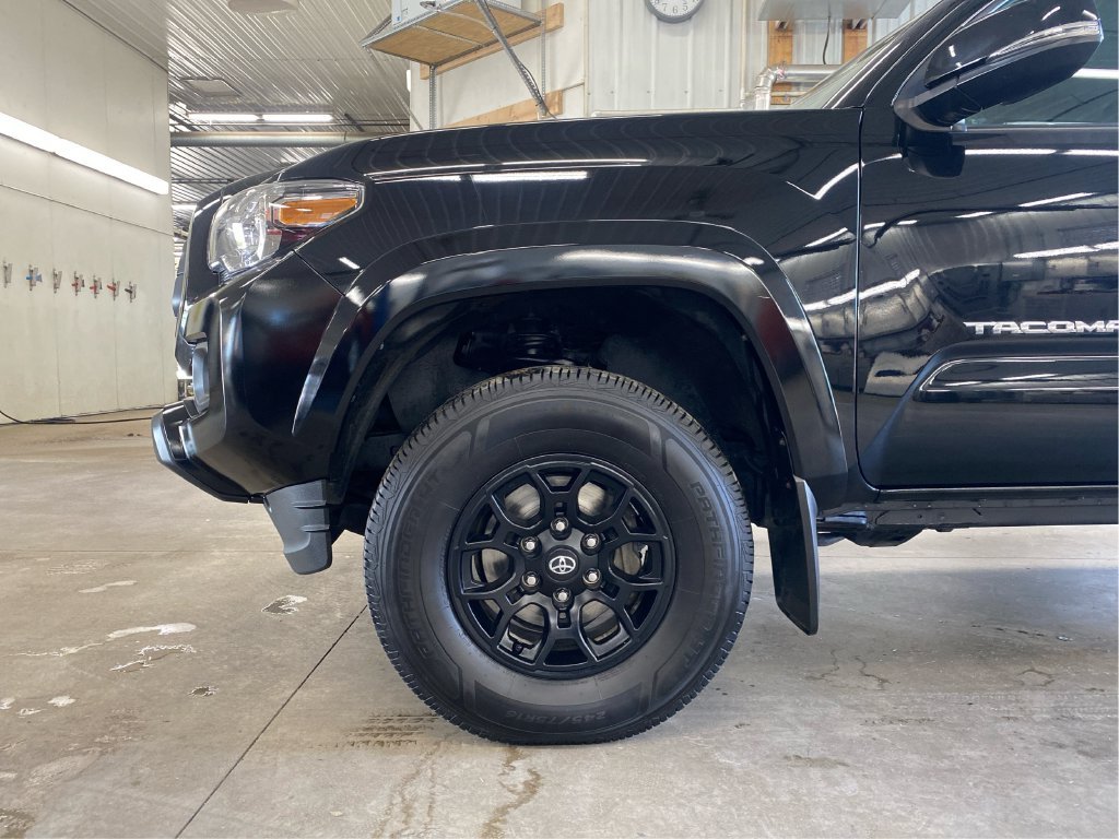 Used 2022 Black Toyota SR5 image 5