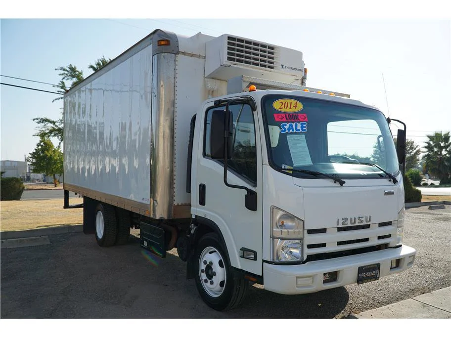 2014 Isuzu NQR's photo