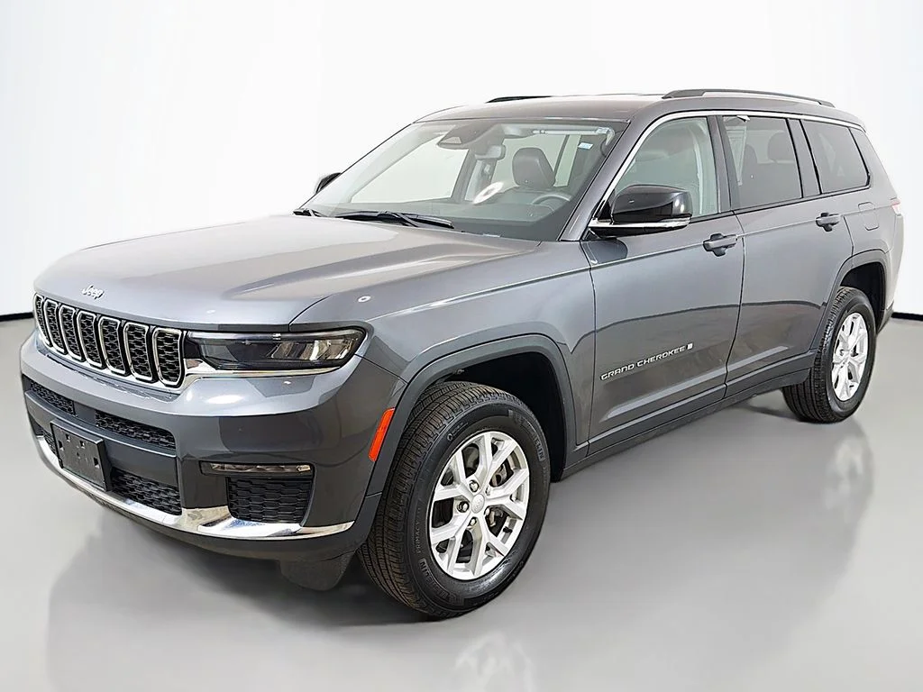 Used 2024 Metallic Jeep Limited image 11