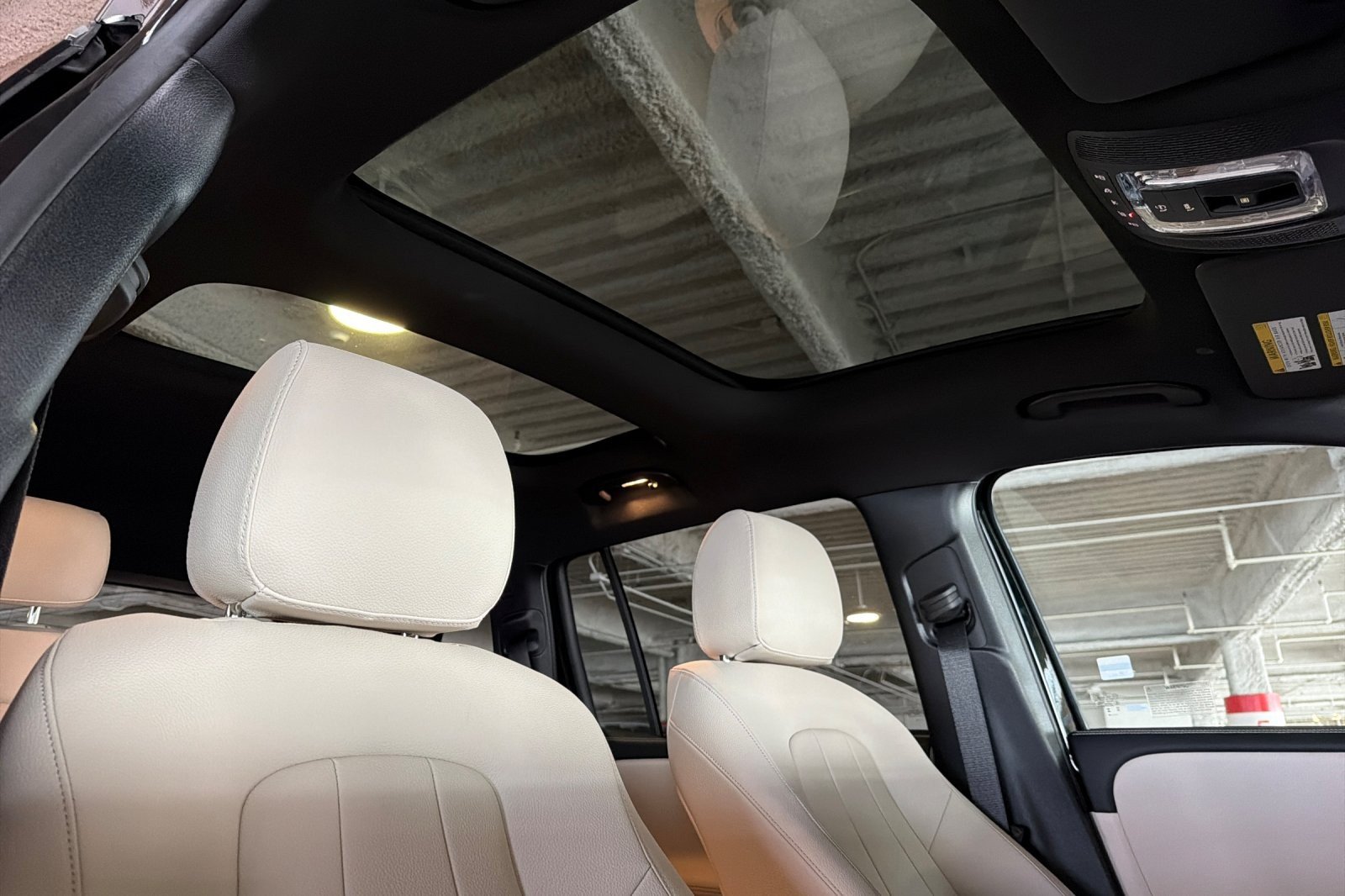 New 2026 Polar White Mercedes-Benz GLB 250 SUV image 16