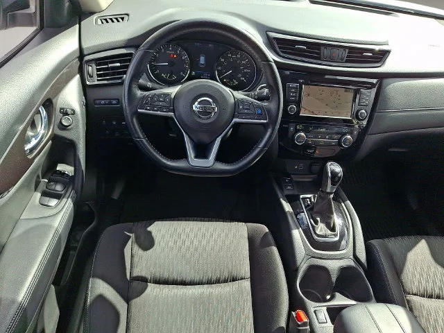 Used 2020 White Nissan SV image 11