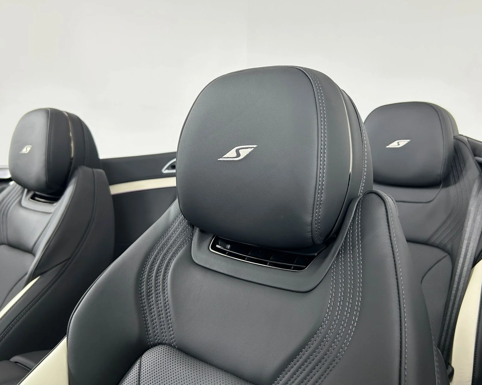 New 2026  Bentley V8 S image 19