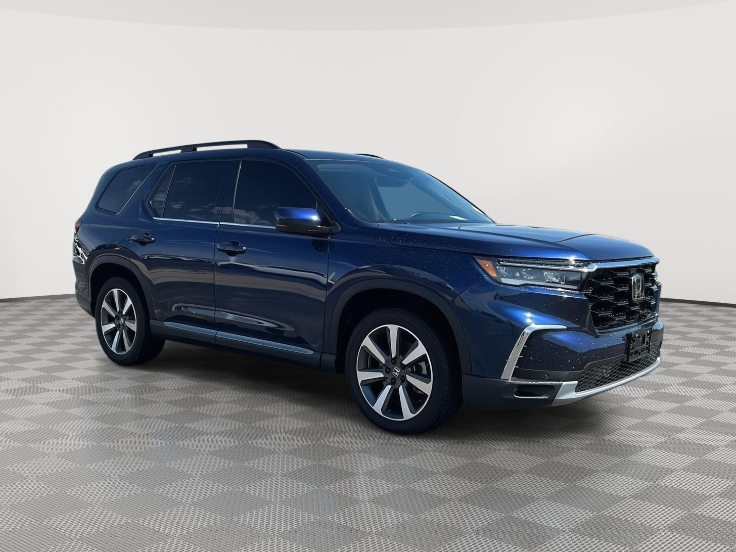2023 Honda Pilot Touring AWD's photo