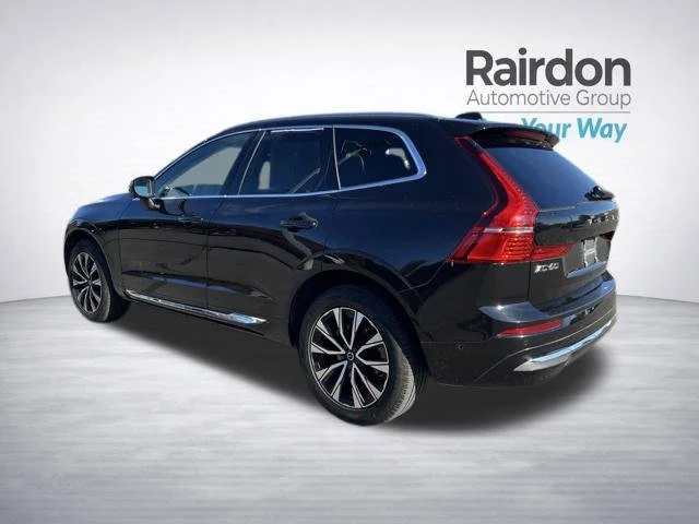 Used 2023 Onyx Black Metallic Volvo Plus Bright Theme image 5