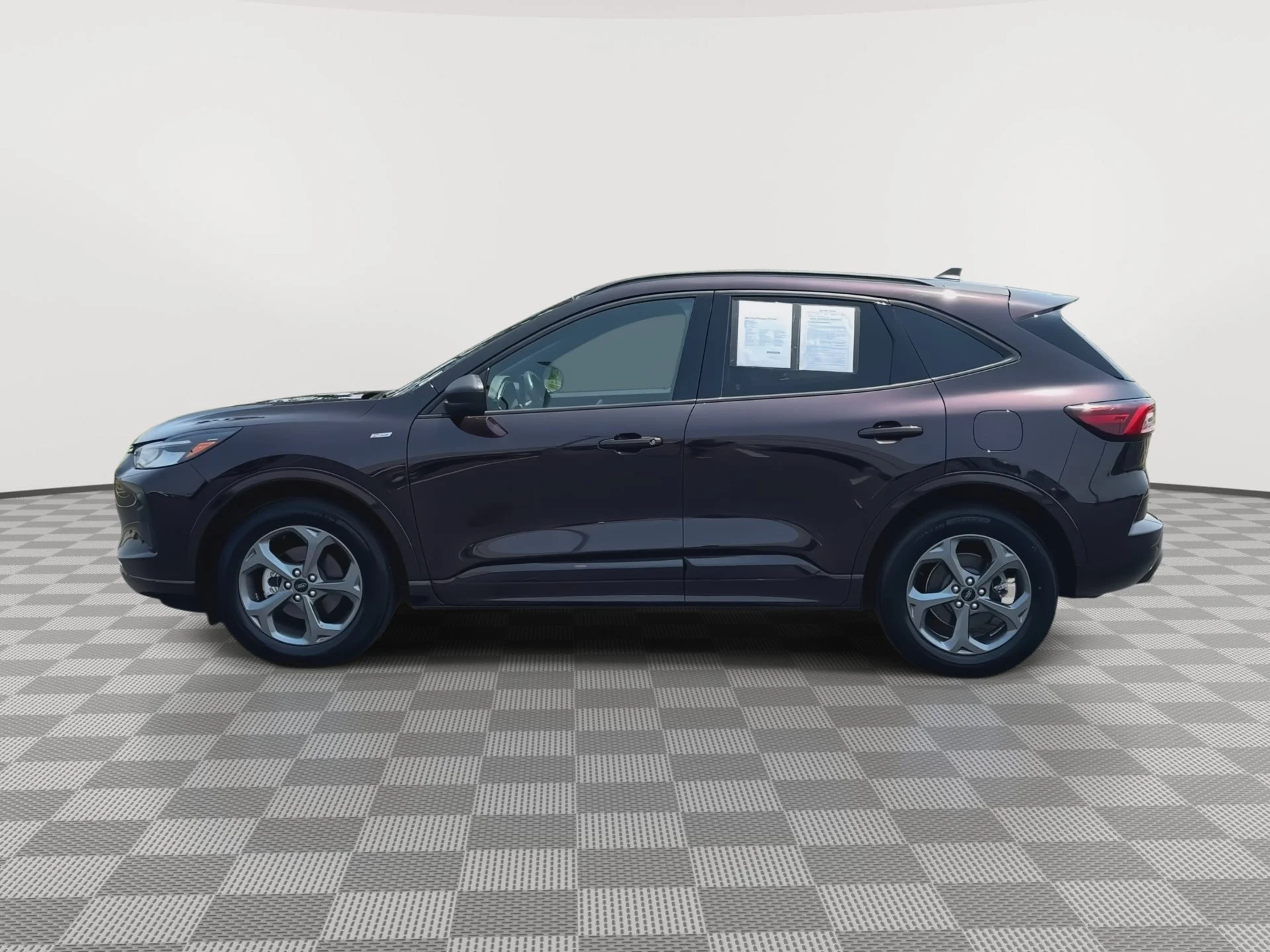 Used 2023 Cinnabar Red Metallic Premium Colorant Ford ST-Line image 5