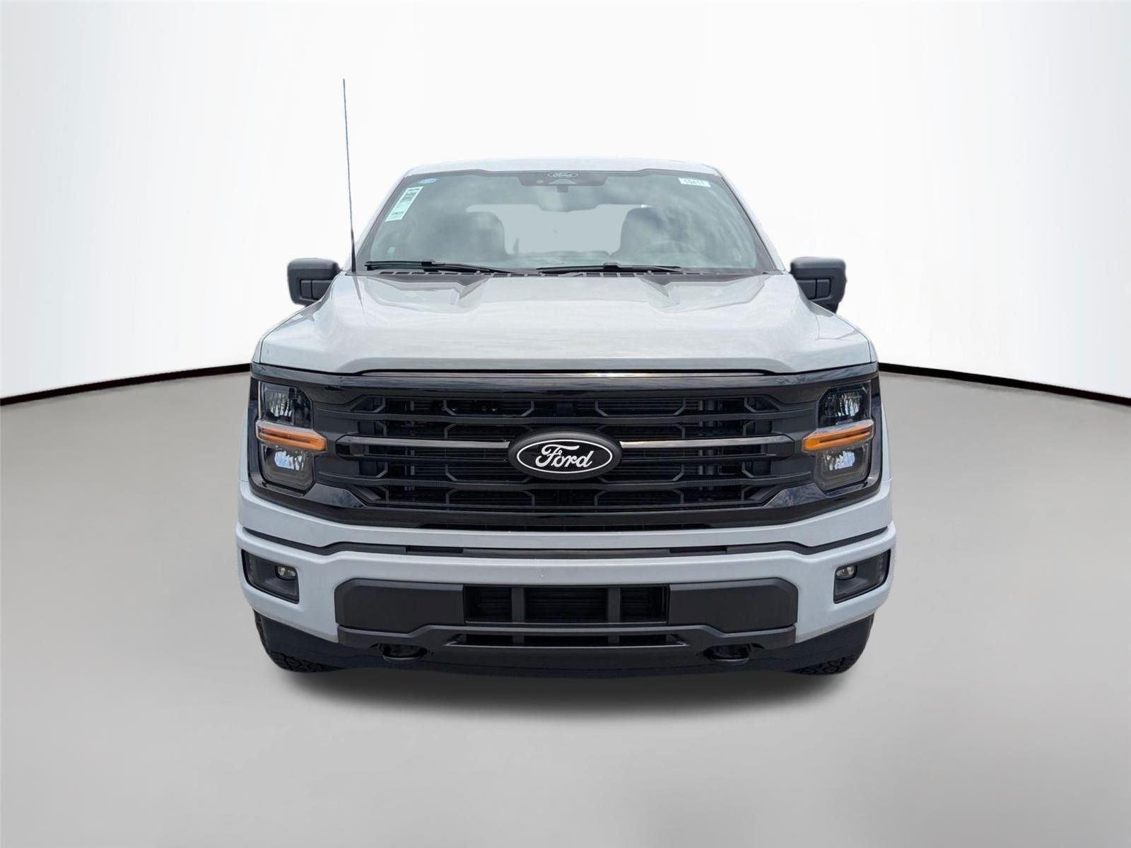 New 2026 Avalanche Ford XLT image 2